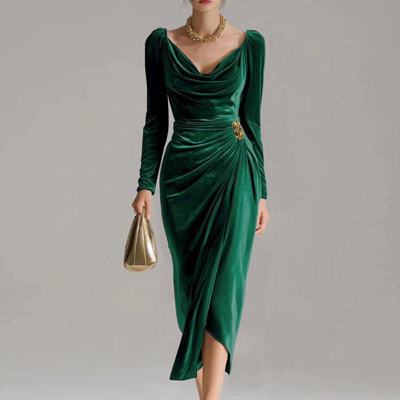 Margarette – Elegant Velourkjole med Drapering
